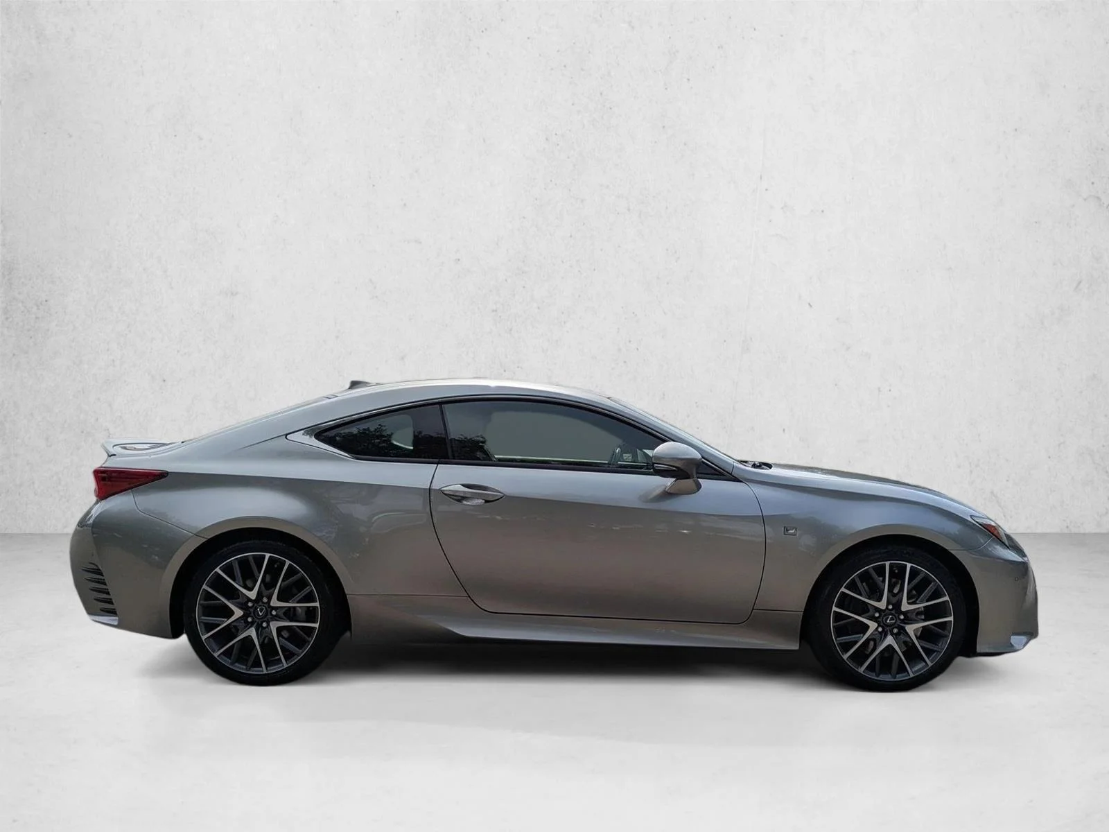 Used 2016 Atomic Silver Lexus  image 4