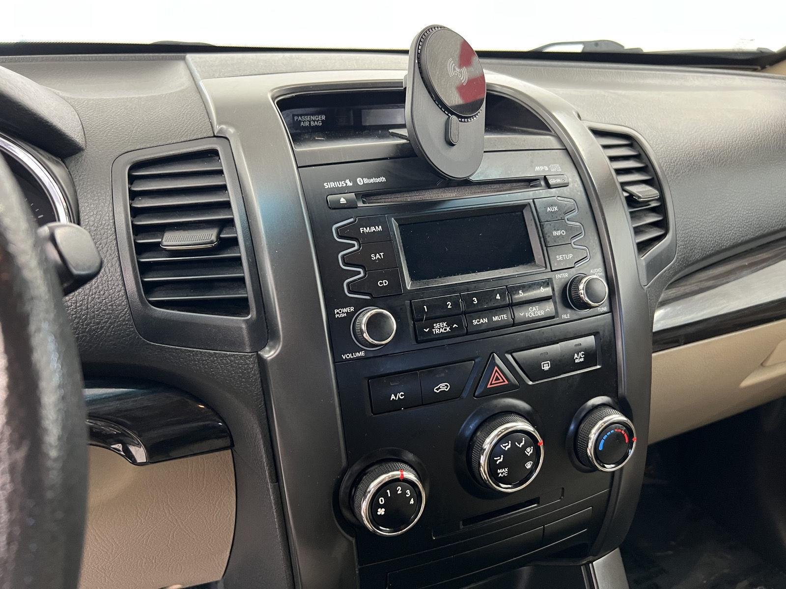 2011 Kia Sorento LX - Photo 16