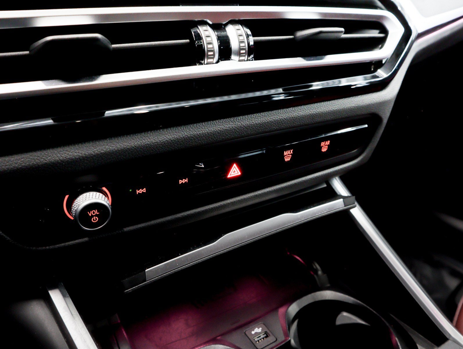 Used 2022 Black Sapphire Metallic BMW eDrive40 image 18