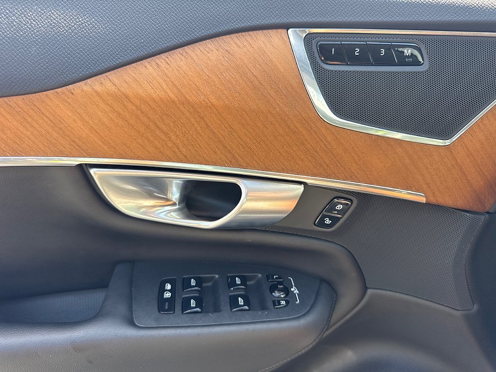 Used 2024 Denim Blue Metallic Volvo Plus Bright Theme image 22