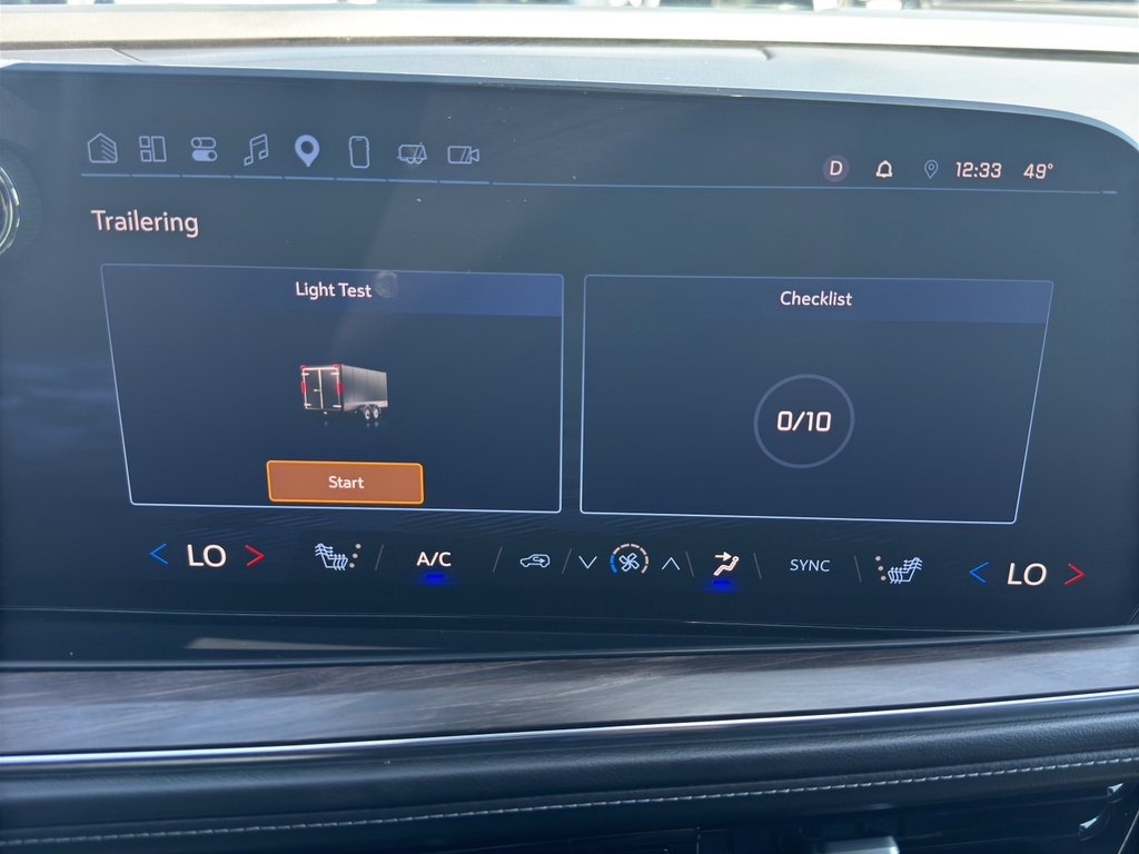 Used 2025 Gray Chevrolet Z71 image 39