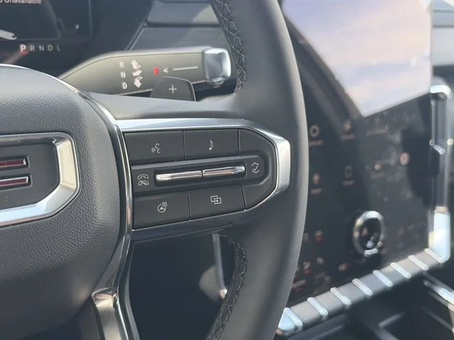 New 2026 White GMC Elevation image 22