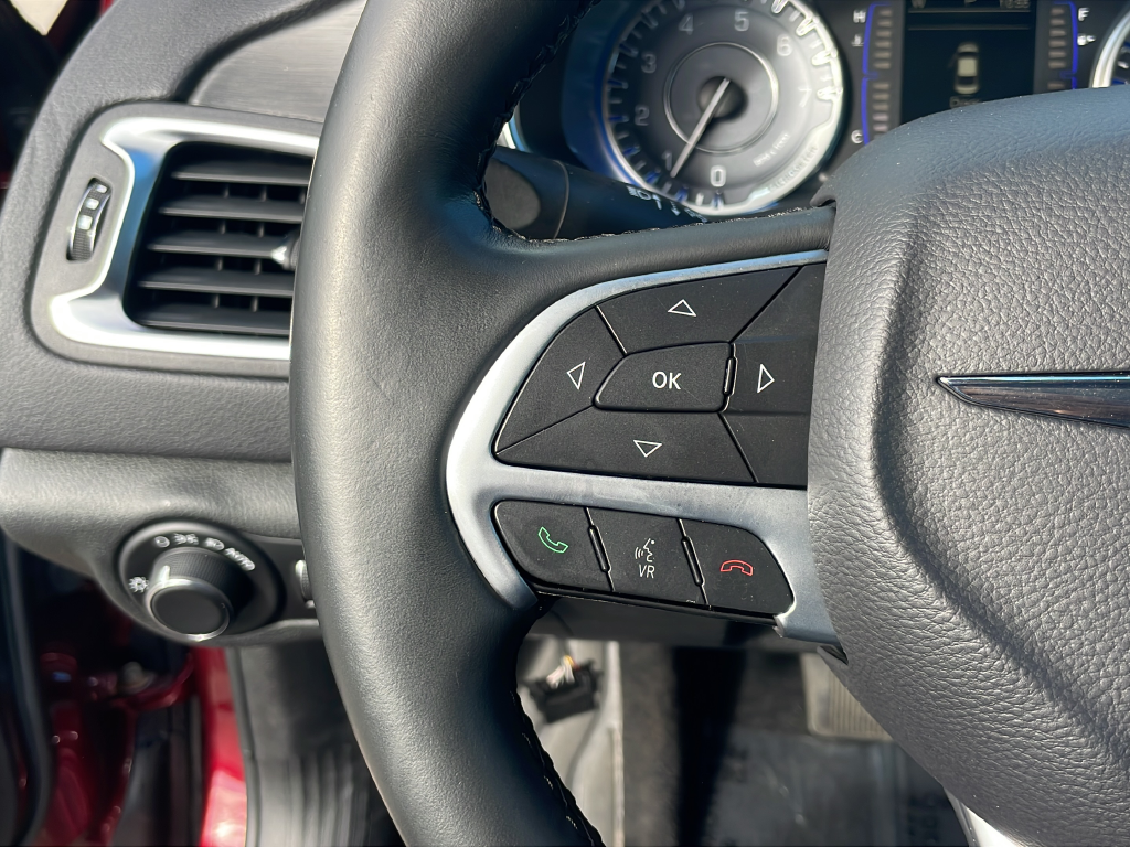 Used 2015 Red Chrysler Limited image 16