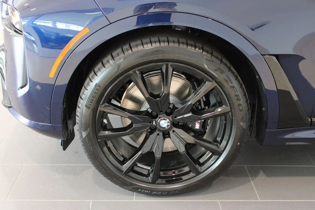New 2027 Tanzanite Blue II Metallic BMW M60i image 27