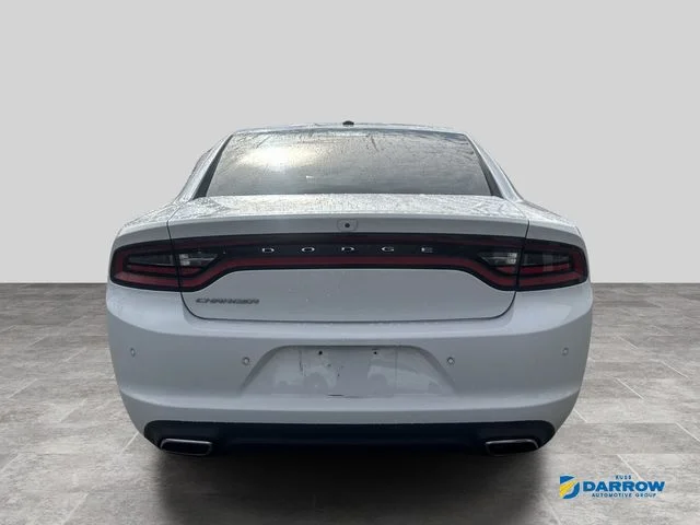 Used 2022 White Dodge SXT image 4