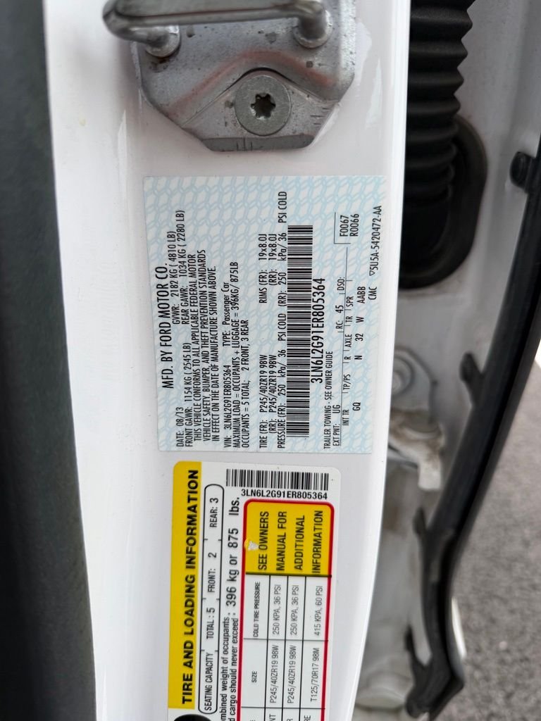 Used 2014 White Lincoln Base image 17