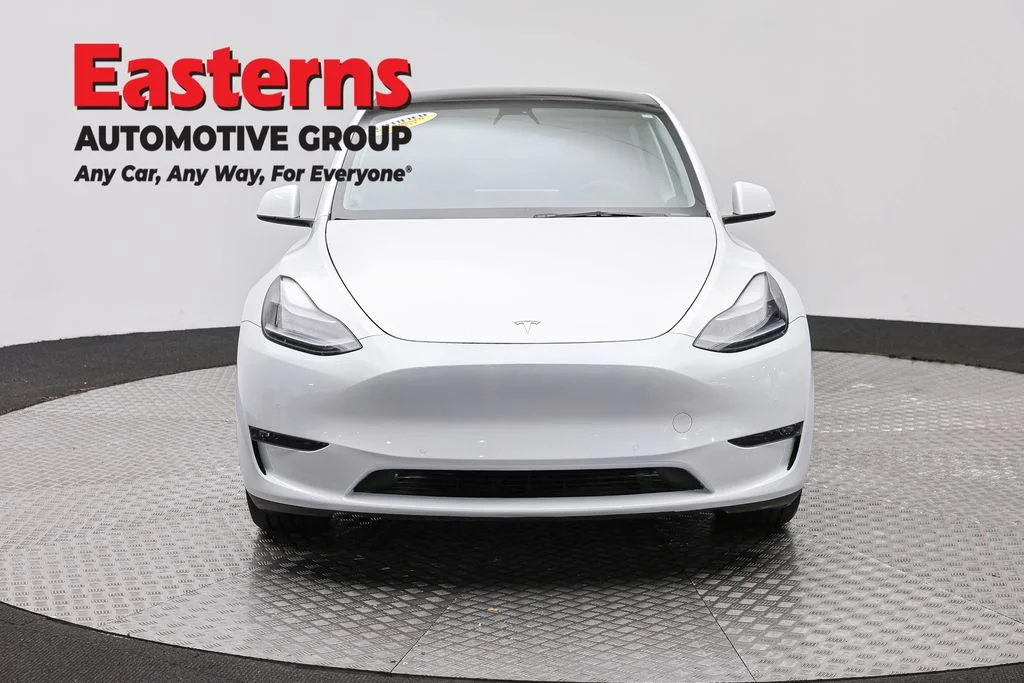 Used 2022 White Tesla Long Range image 2