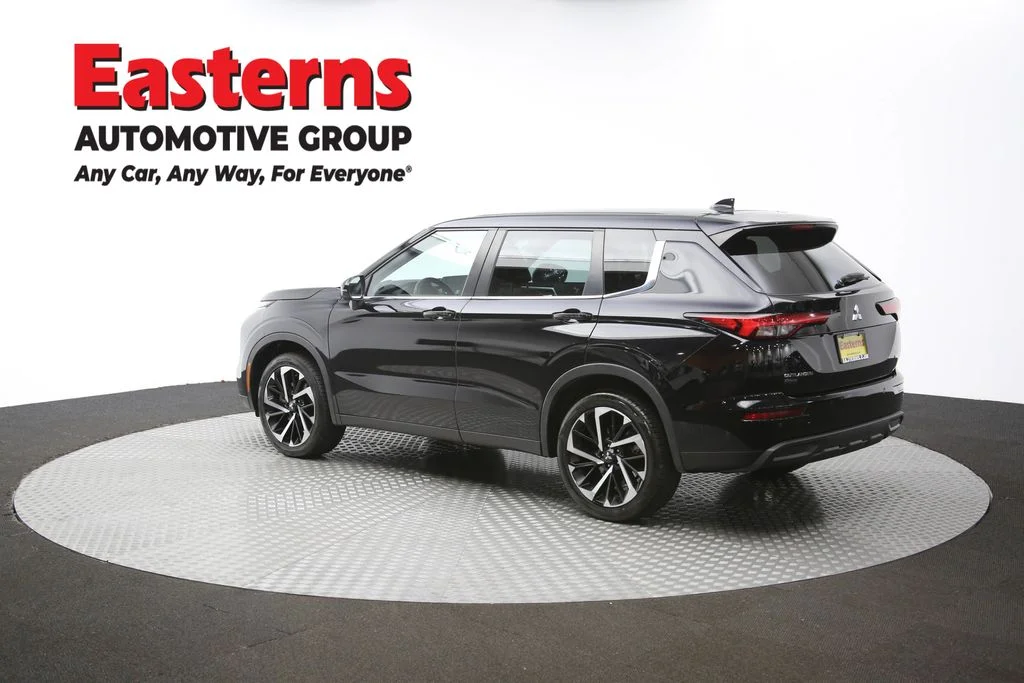 Used 2023 Black Mitsubishi SE image 62