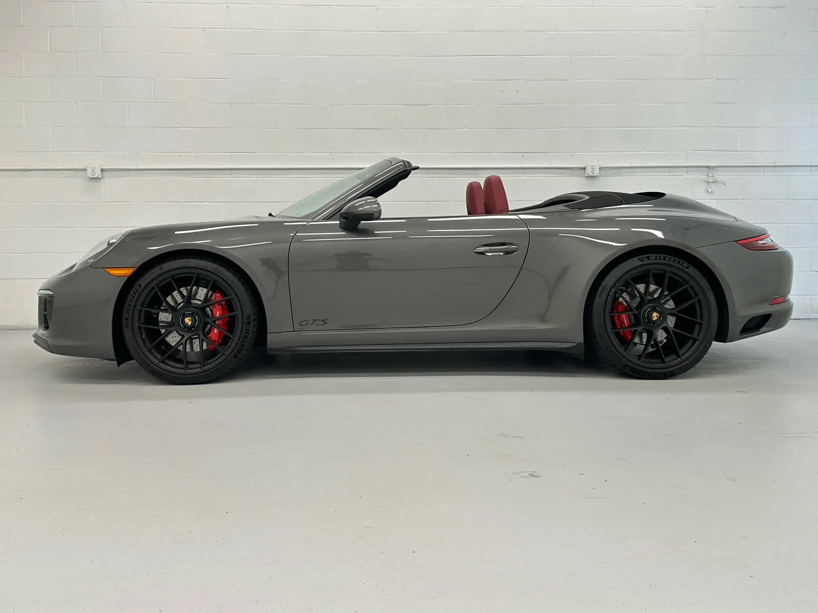 Used 2019 Agate Grey Metallic Porsche Carrera GTS image 3
