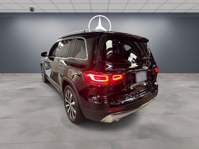 Used 2023 Black Mercedes-Benz GLB 250 image 4