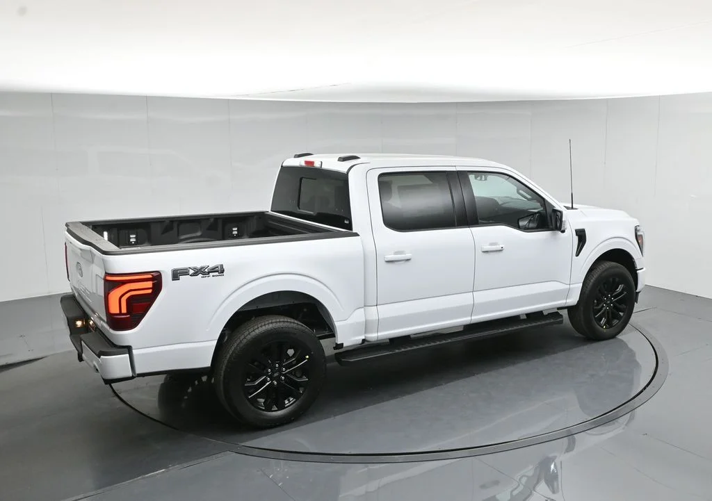 New 2026 Oxford White Ford Lariat image 42