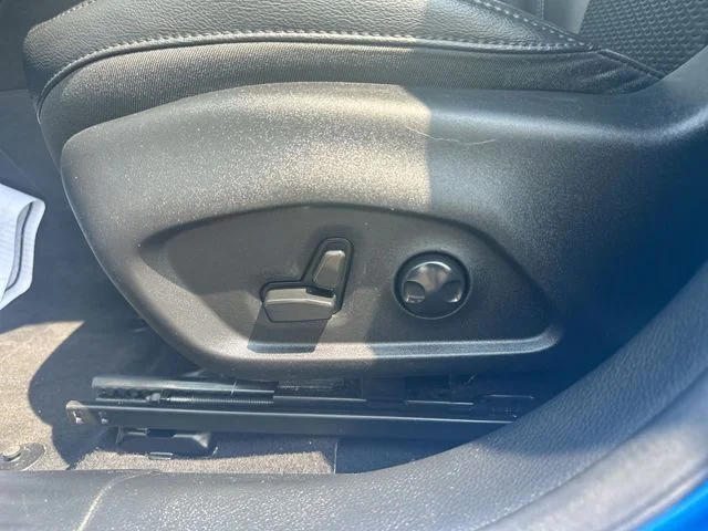 Certified Used 2023 Blue Jeep Latitude image 14