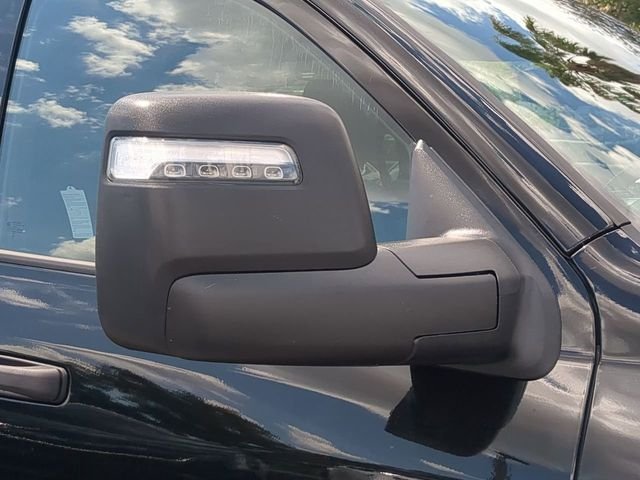 New 2026 Diamond Black Crystal Pearl-Coat Exterior Paint RAM Tradesman image 12