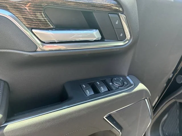 New 2026 Onyx Black GMC Elevation image 13