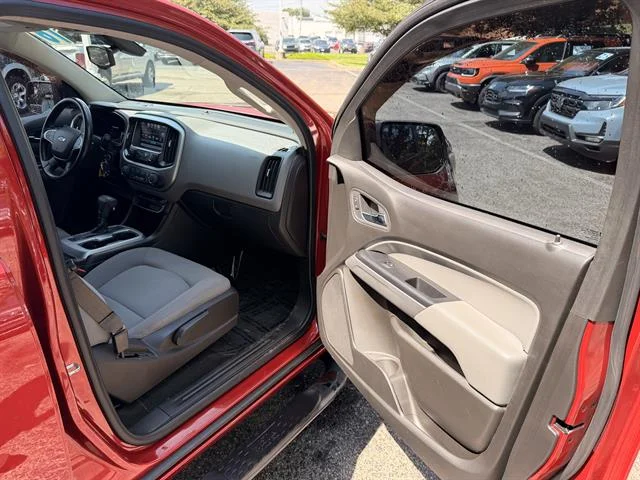 Used 2016 VICTORY RED Chevrolet LT image 13
