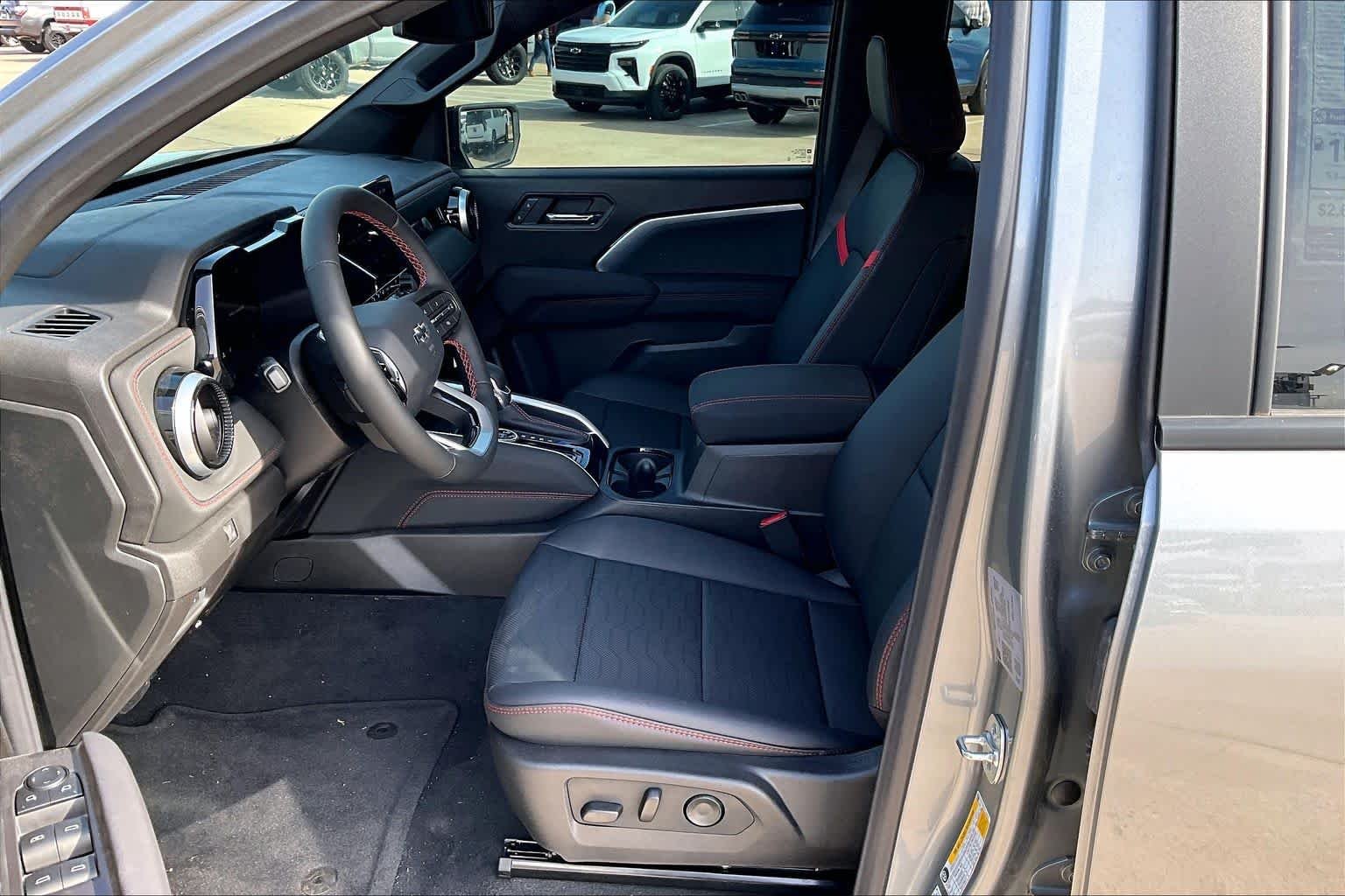 2026 Chevrolet Colorado Z71 - Photo 10