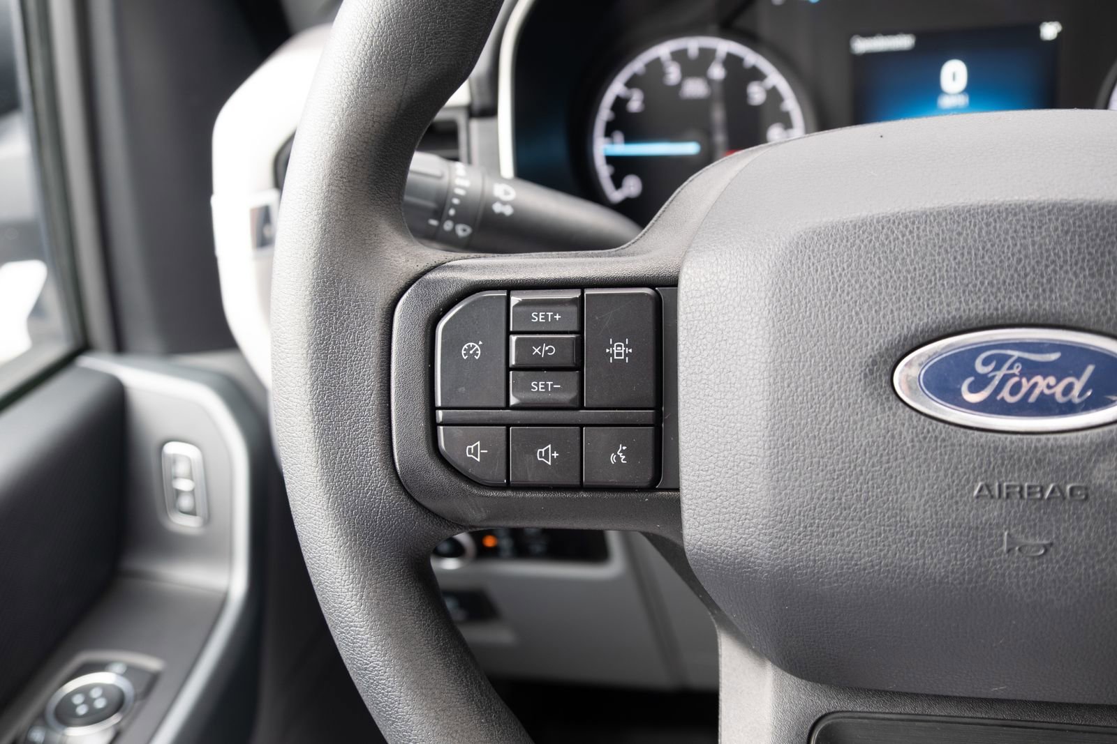 Used 2023  Ford XLT image 6