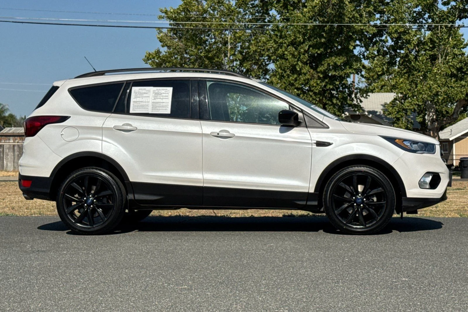 Used 2019 White Ford SE image 3