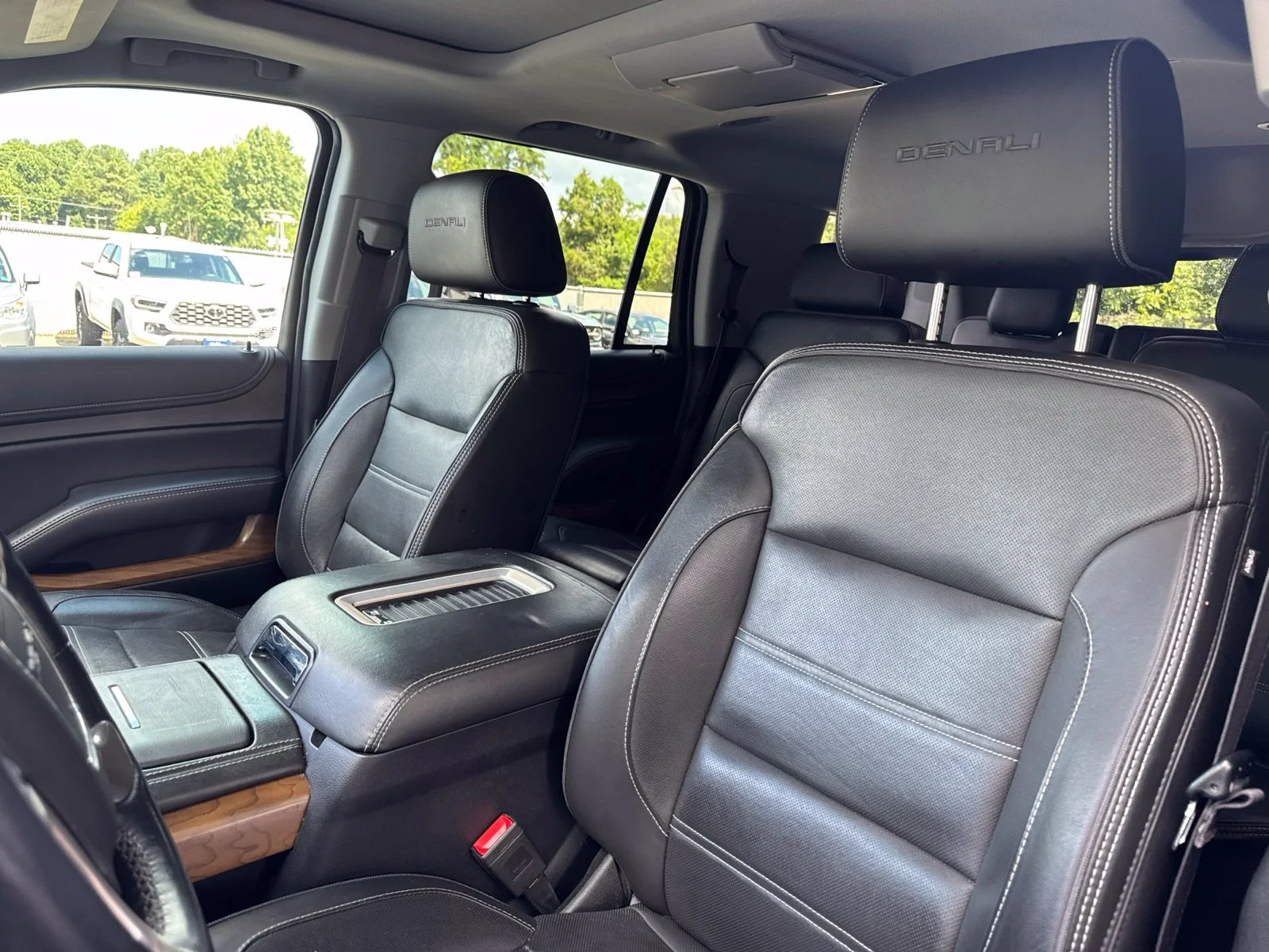 Used 2020 Dark Sapphire Blue GMC Denali image 41
