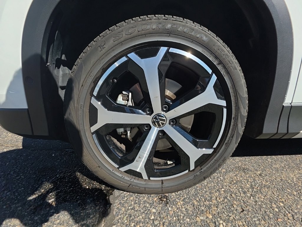 Certified Used 2026  Volkswagen SE image 26