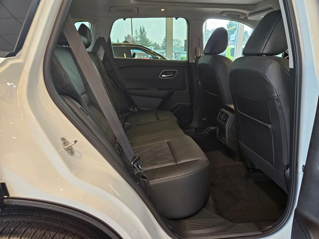 New 2026 Everest White Pearl TriCoat Nissan Platinum image 30