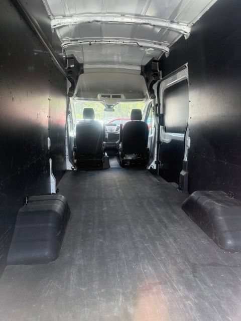 Used 2018 White Ford T350HD image 9