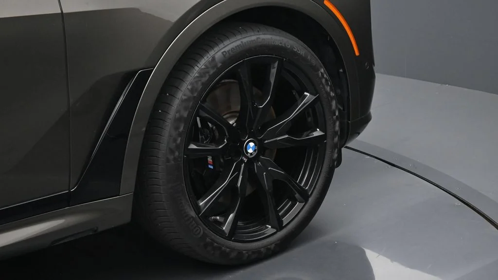 Certified Used 2025 Green BMW xDrive40i image 6