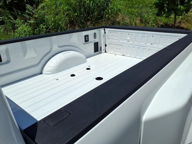 New 2026 Star White Metallic Tri-Coat Ford F-350® Lariat® image 22