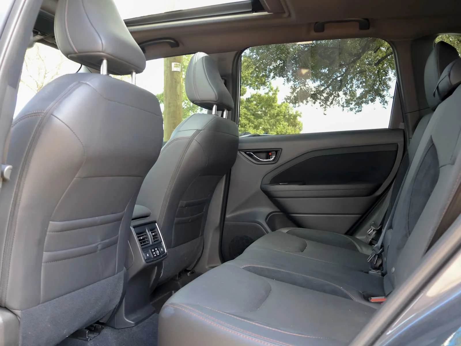 Used 2025 Magnetite Gray Metallic Subaru Touring image 22