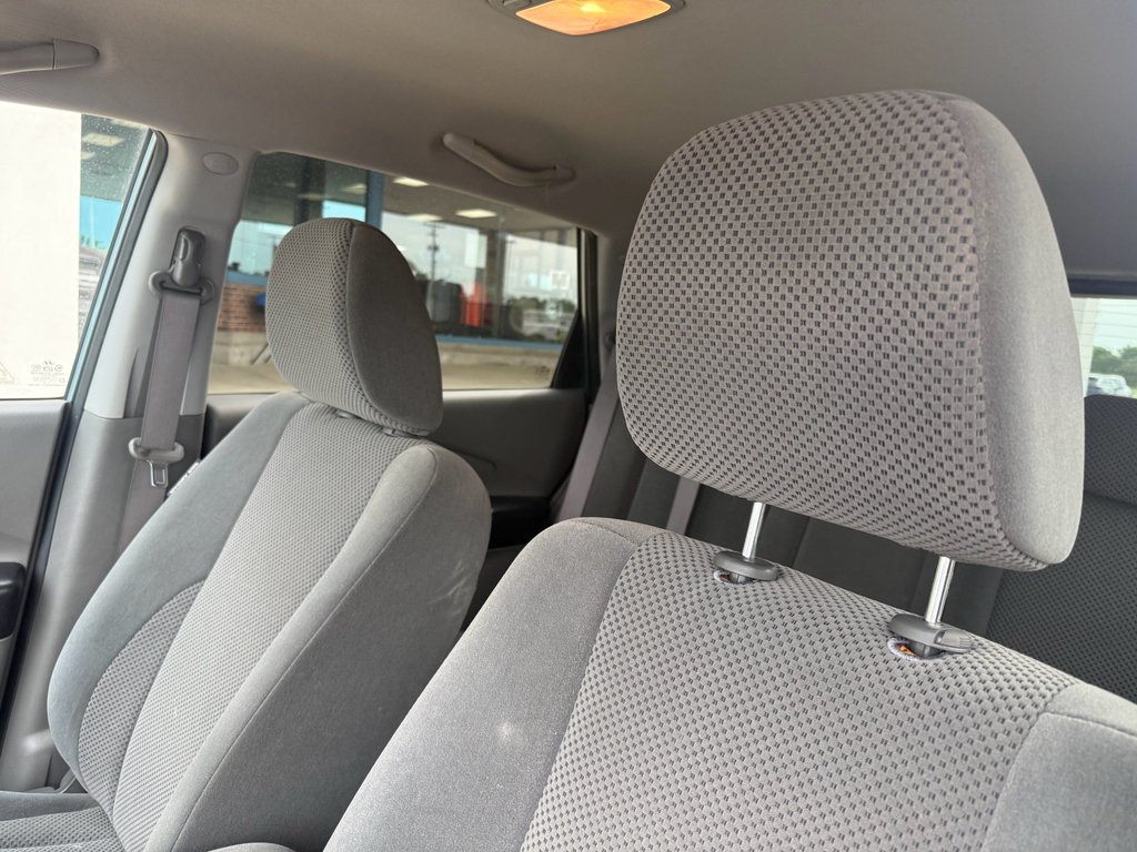 Used 2009 Desert Sage Metallic Hyundai SE image 12
