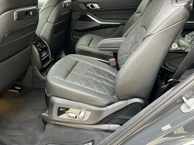 New 2026 Dravit Grey Metallic BMW xDrive40i image 22