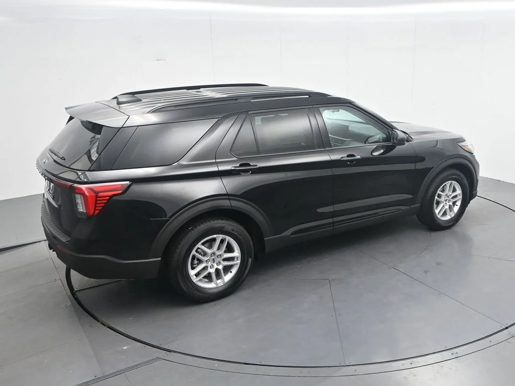 New 2026 Agate Black Metallic Ford Active image 33