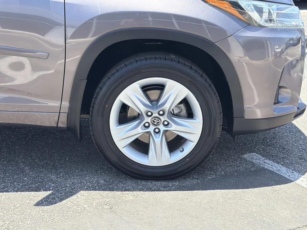 Used 2019 Predawn Gray Mica Toyota Limited image 34