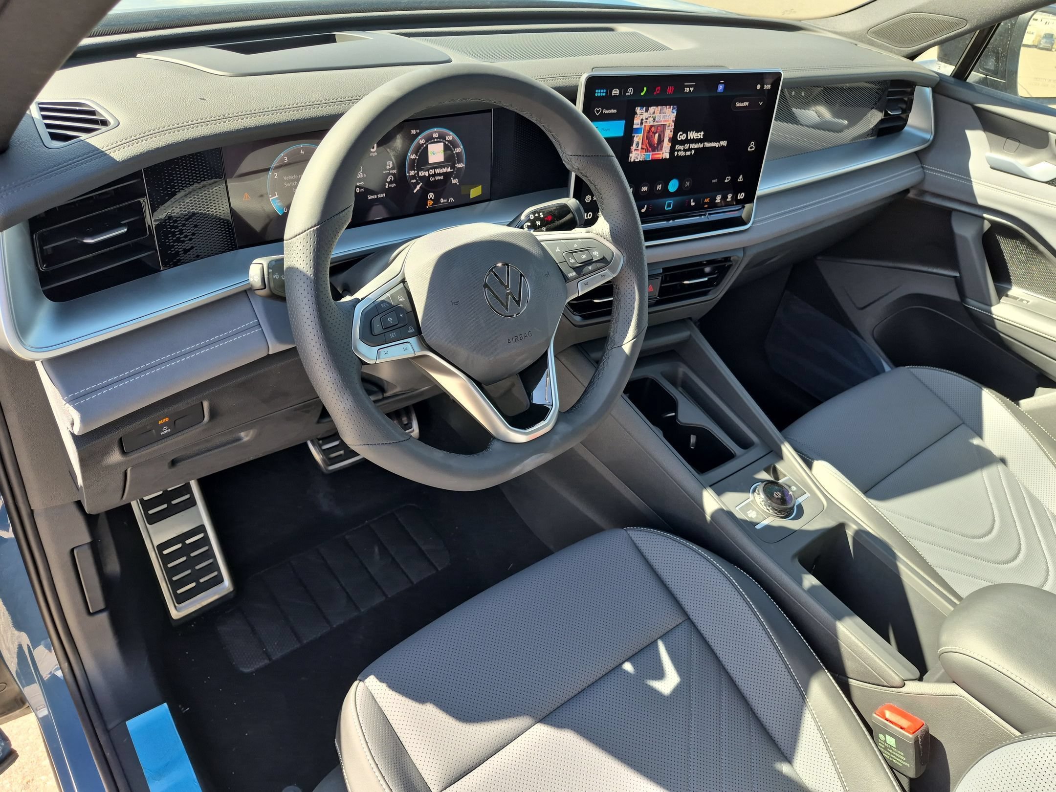 New 2026 Monterey Blue w/Deep Black Roof Volkswagen SE R-Line Black image 10