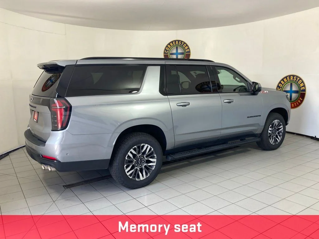 Used 2025 Gray Chevrolet Z71 image 22