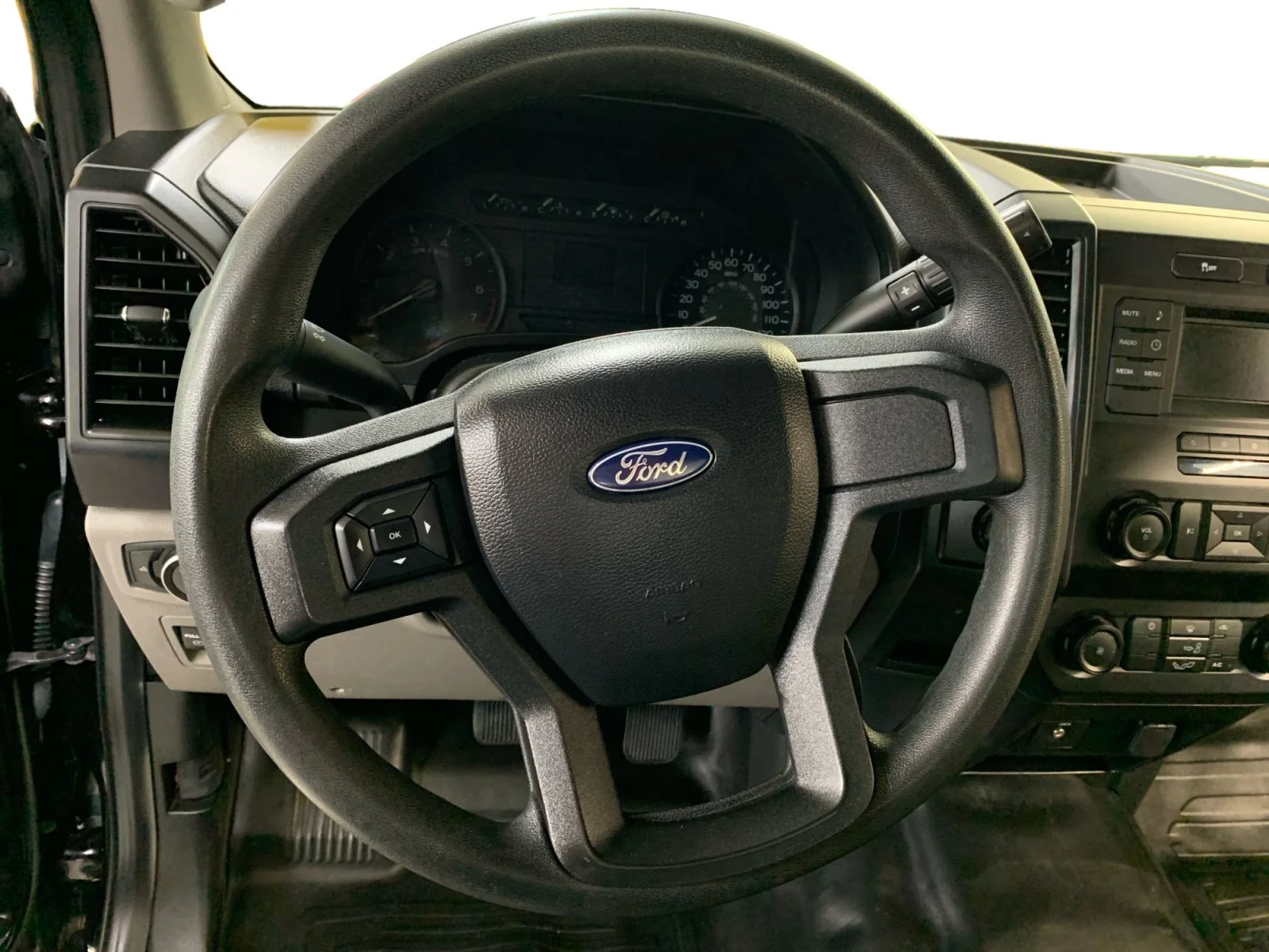 Used 2019 Agate Black Ford XL image 7