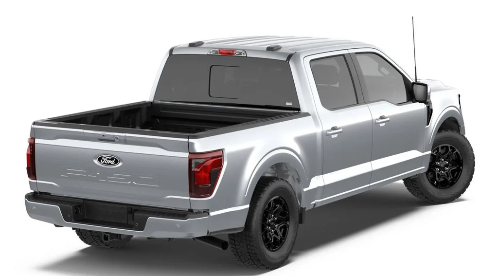 New 2026 Iconic Silver Metallic Ford XLT image 3