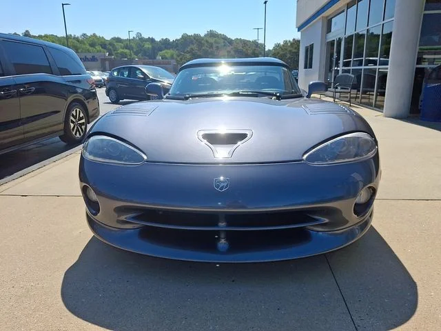 Used 2000 Silver Dodge RT/10 image 2