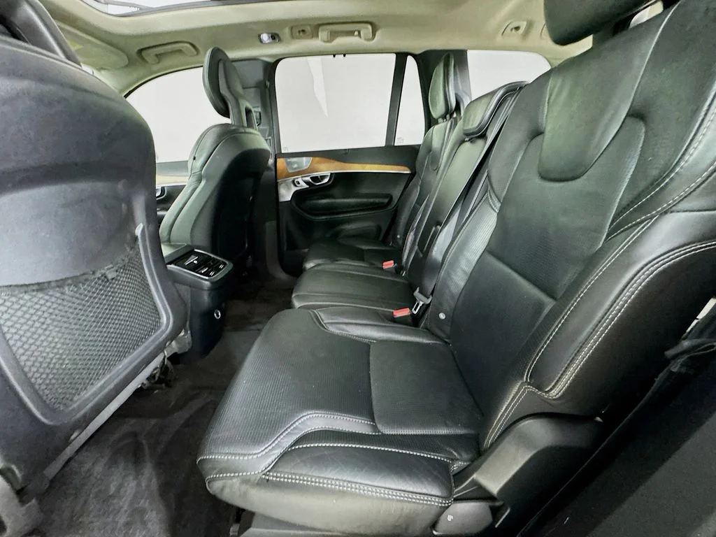 Used 2018 Bright Silver Metallic Volvo T6 Inscription image 30