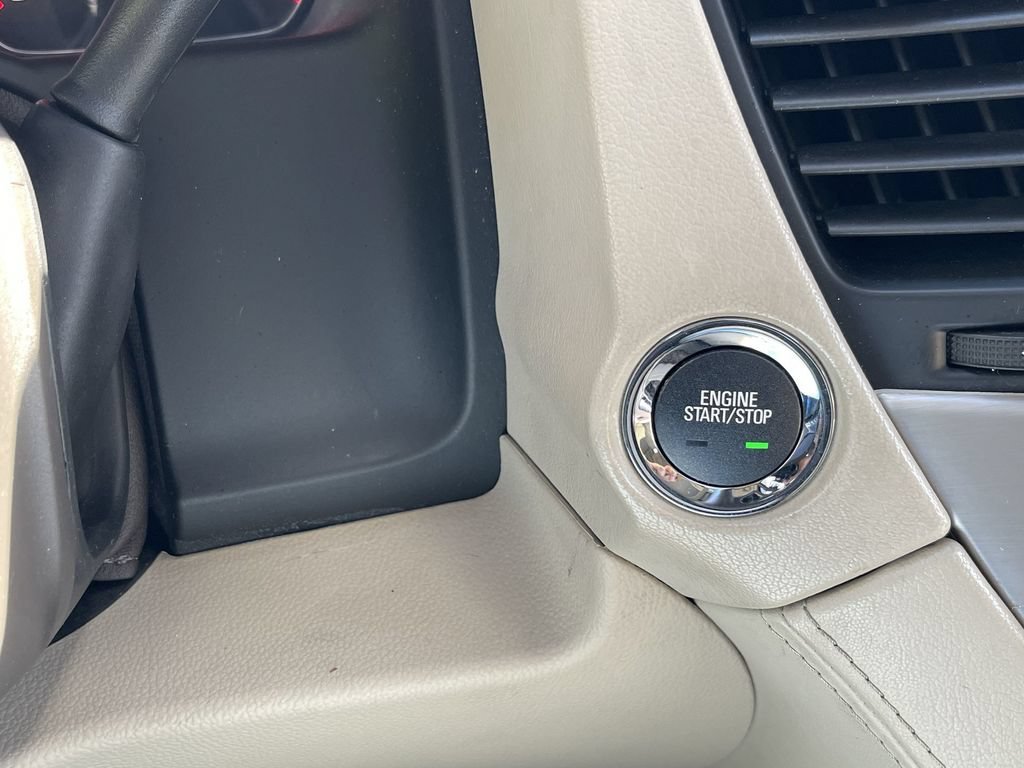 Used 2016 SUMMIT WHITE GMC Denali image 17