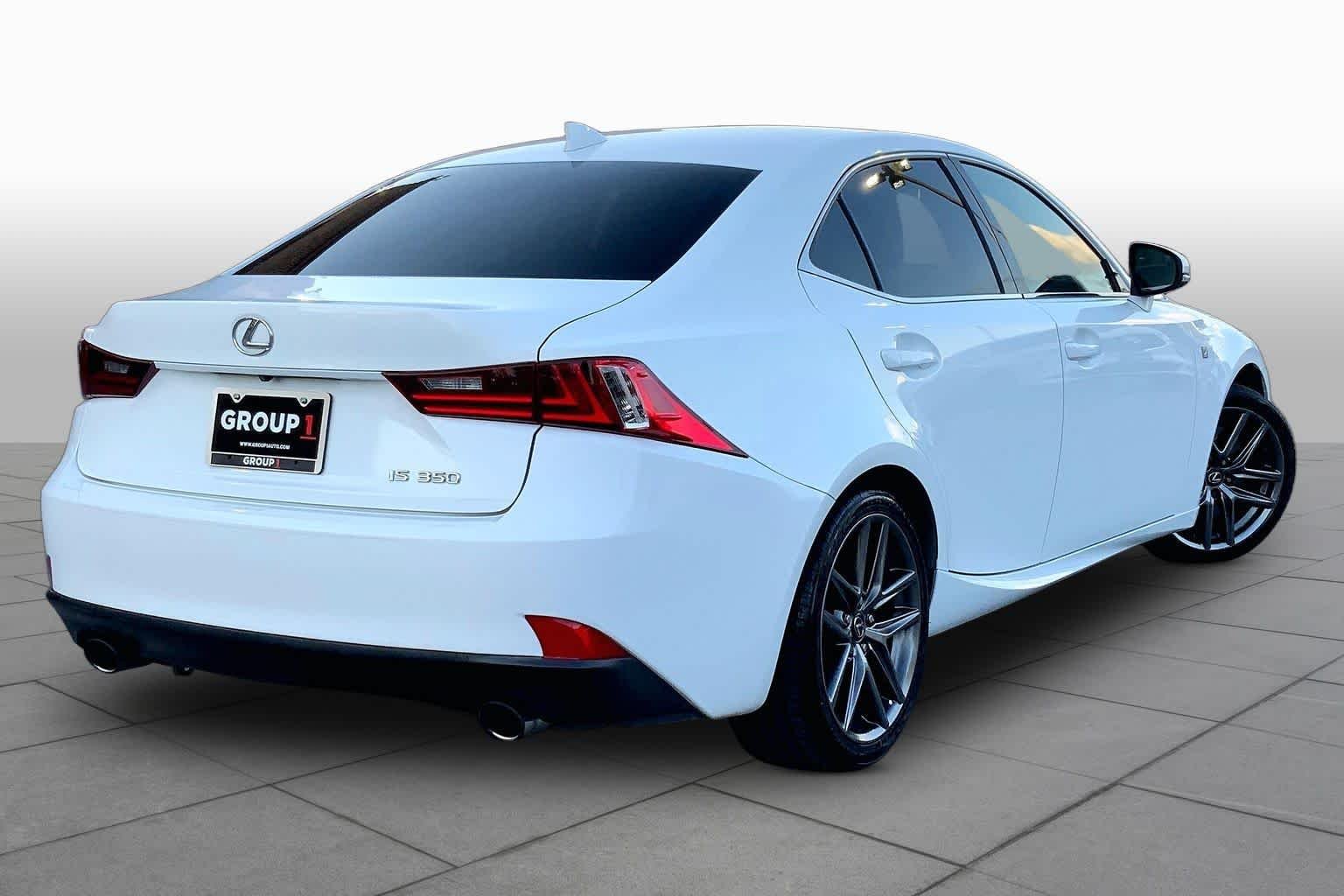 Used 2014 Ultra White Lexus  image 12