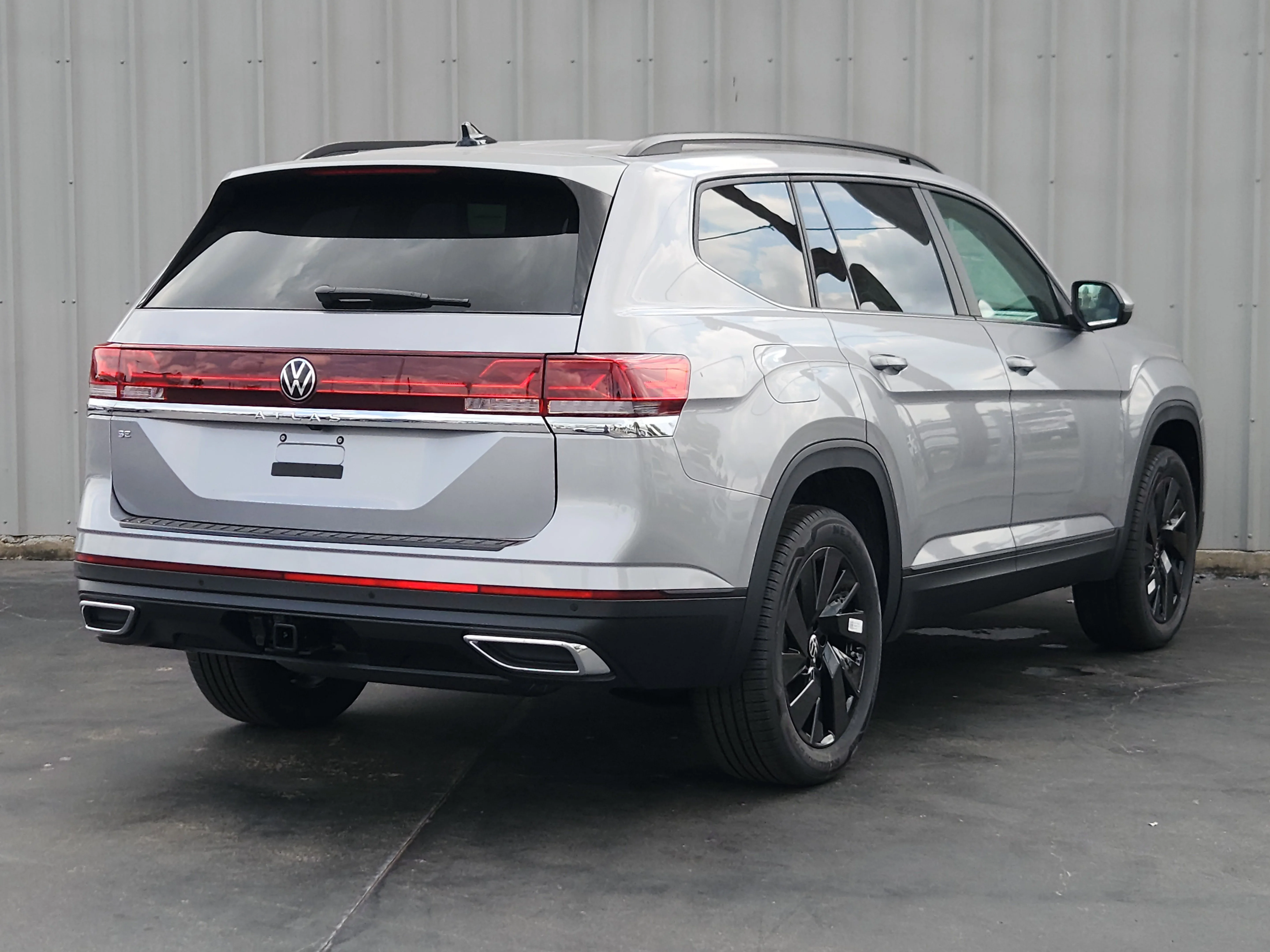New 2026 Silver Volkswagen 2.0T SE w/Technology image 4