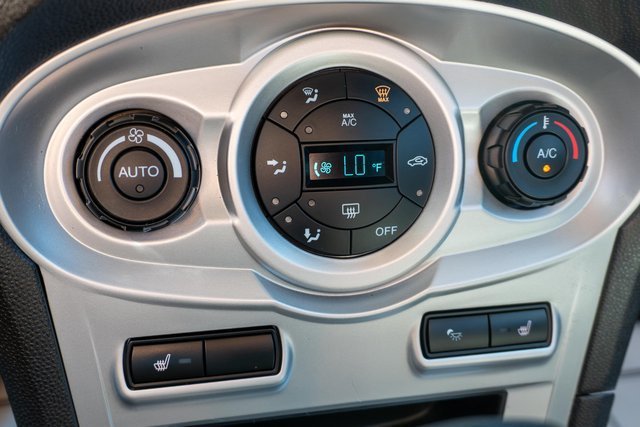 Used 2018 Magnetic Ford SE image 25