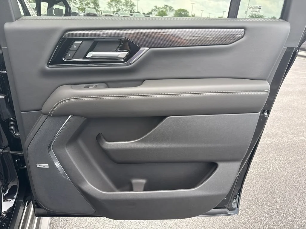 New 2026 Onyx Black GMC Elevation image 37