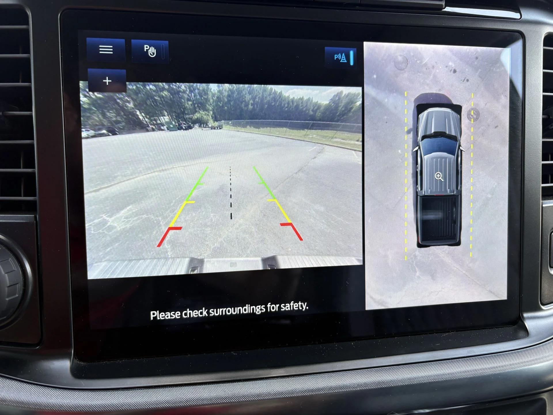 Used 2022 Silver Metallic Ford Limited image 4