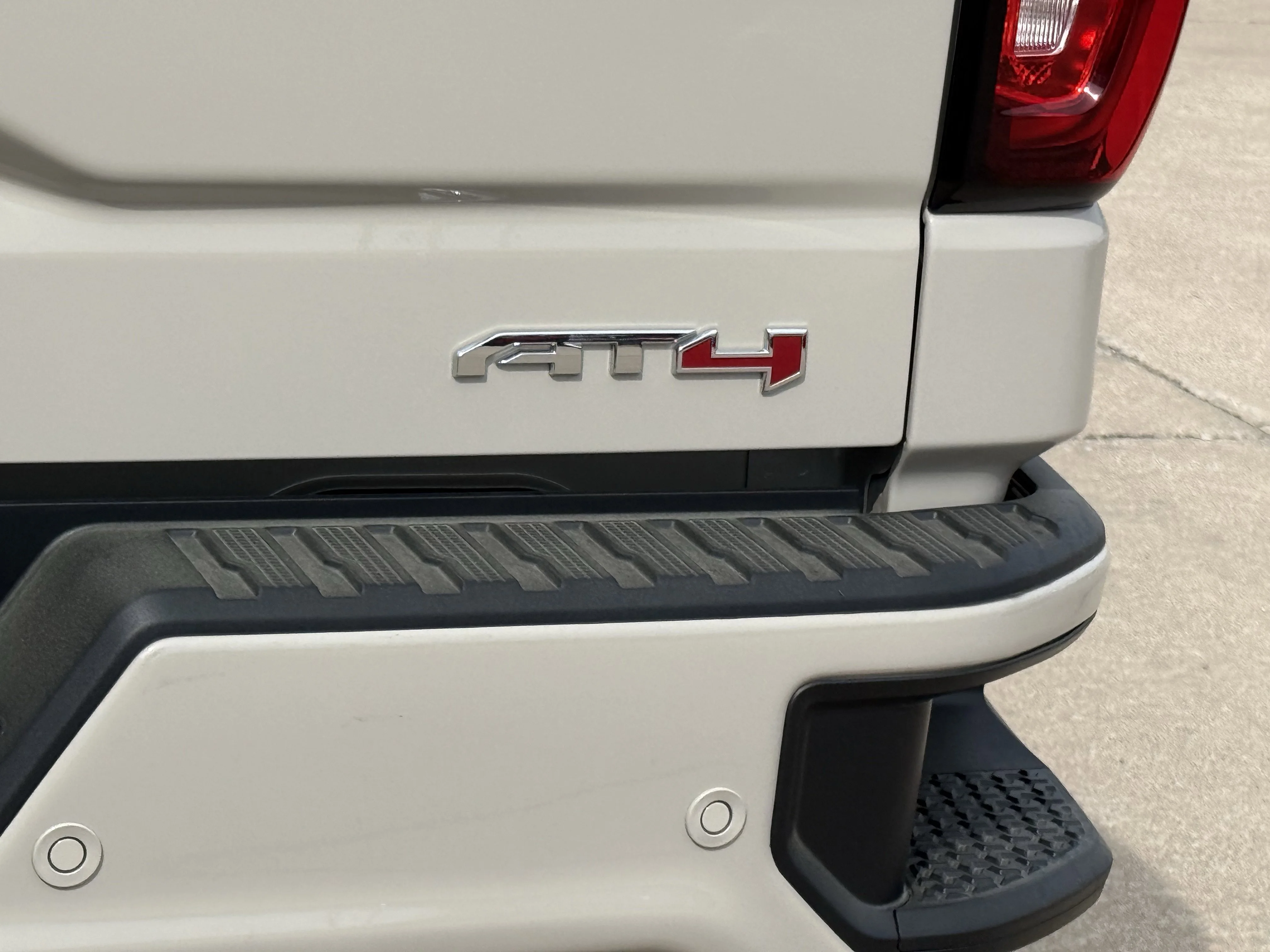 2026 GMC Sierra 1500 AT4 - Photo 10