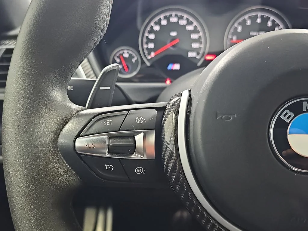 Used 2018 White BMW Base image 19