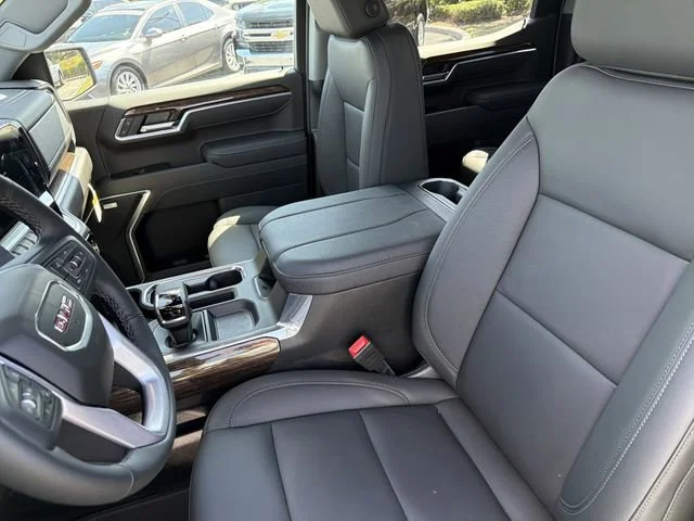 New 2026 Sterling Metallic GMC Elevation image 21