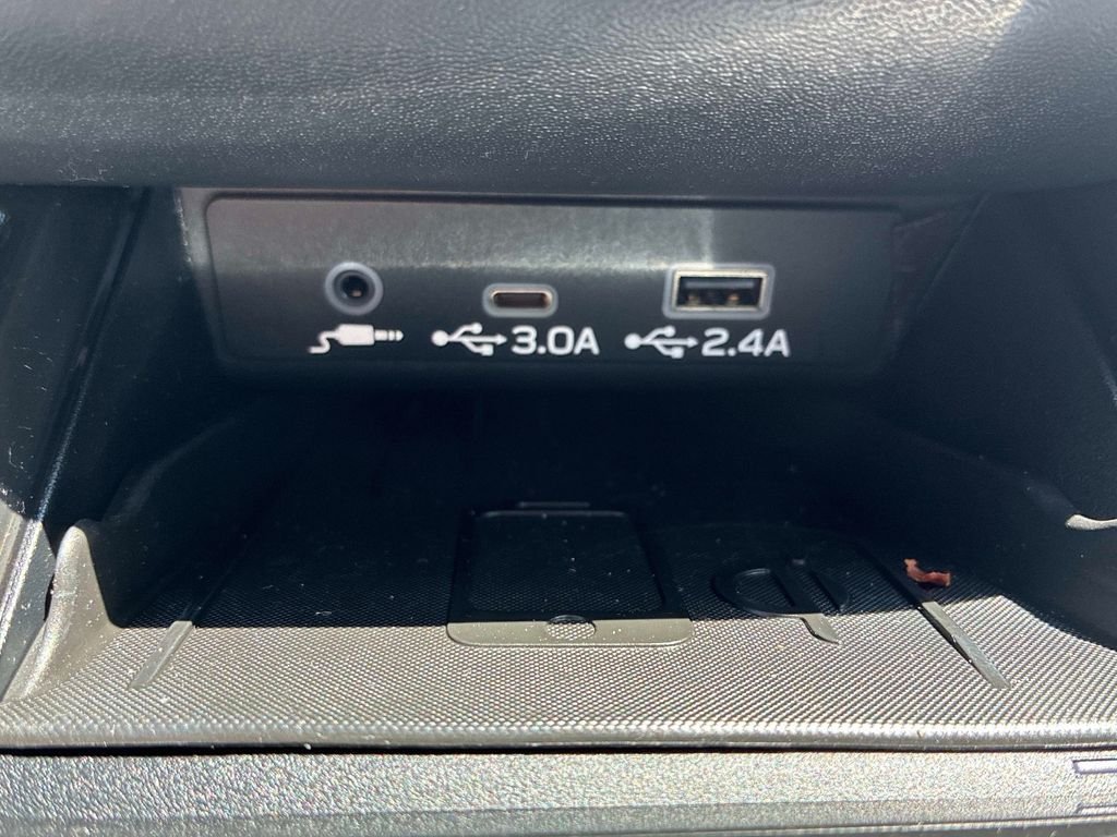 Used 2023  Subaru Limited image 34