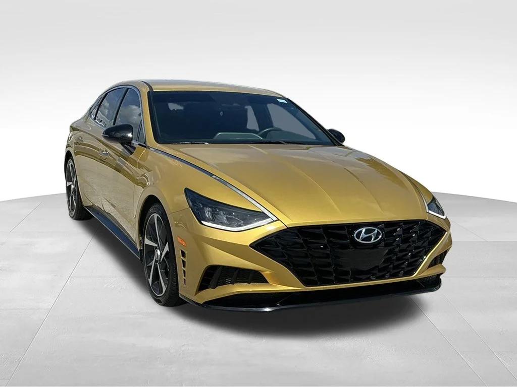 Used 2021 Yellow Hyundai SEL Plus image 15
